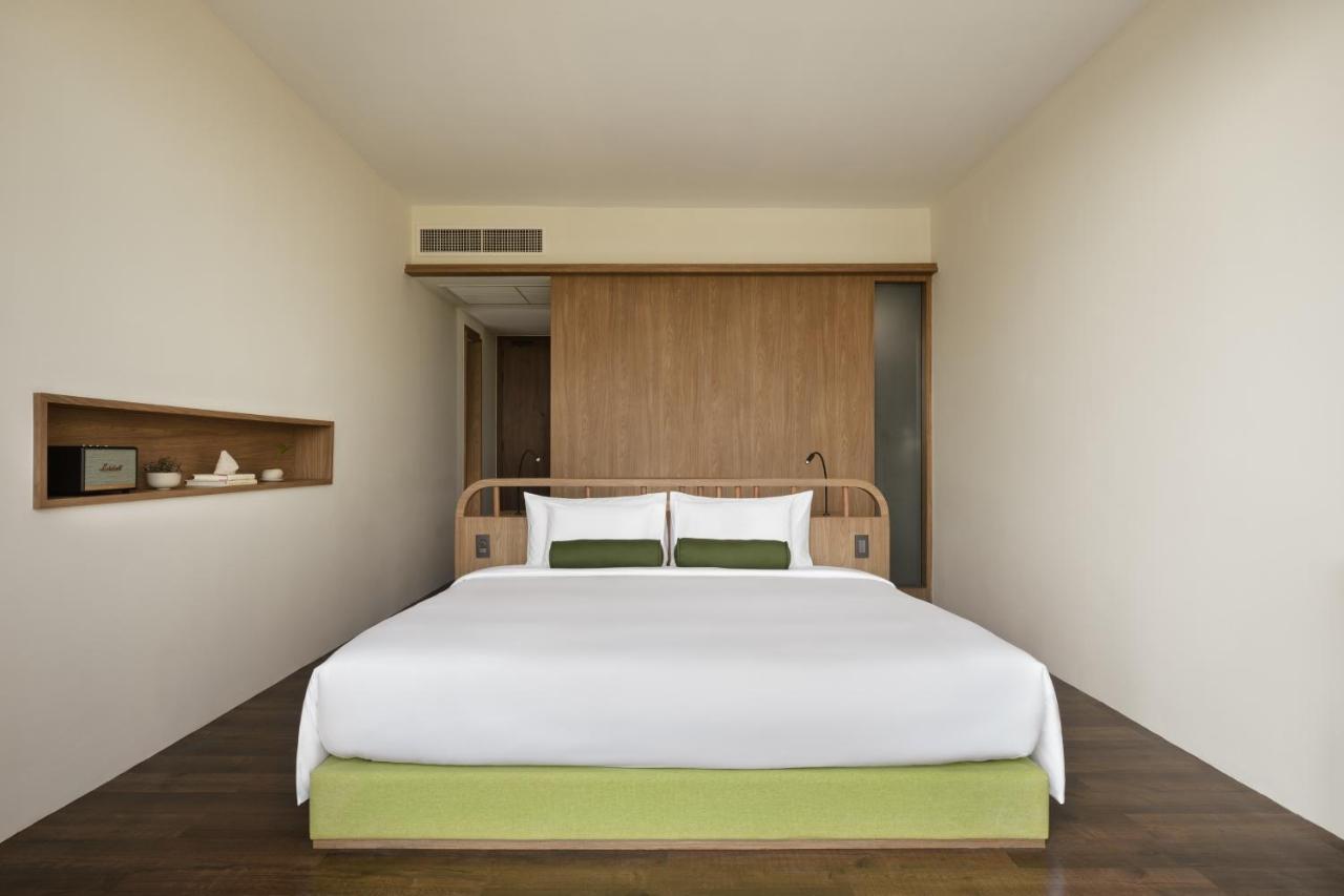 Neera Retreat Hotel Nakhon Pathom Bagian luar foto