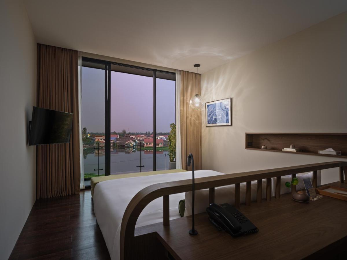 Neera Retreat Hotel Nakhon Pathom Bagian luar foto