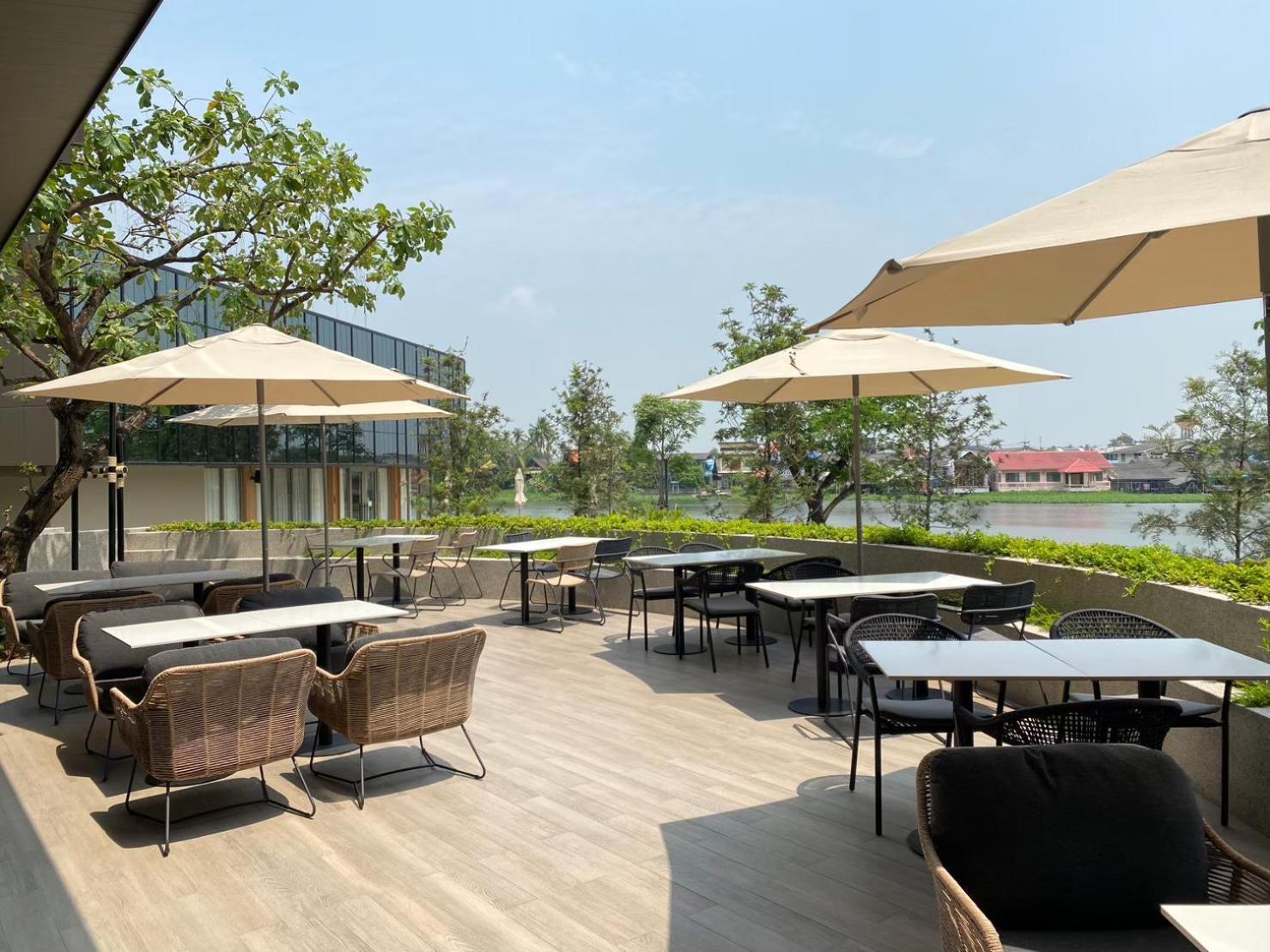 Neera Retreat Hotel Nakhon Pathom Bagian luar foto